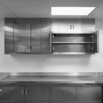 Hängeschränke aus Edelstahl