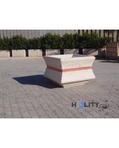 Viereckige-Pflanzbehälter-aus-Beton-h31904