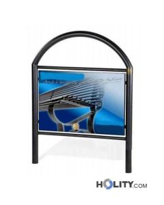 Abgrenzungsbarriere mit oberem Bogen und Werbetafel h14067