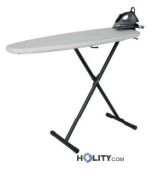 Klappbarer-Bügelbrett-mit-Dampfbügeleisen-h16434