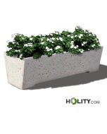 Trapezförmiges-Pflanzgefäß-aus-Beton-h287_312
