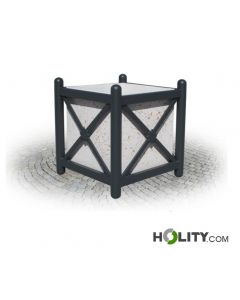 Quadratischer Blumentopf als Stadtmobiliar h28749