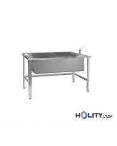 Pflegebadewanne-zur-OP-Vorbereitung-mit-Mischbatterie-h601_31
