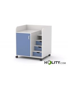 Wickelkommode-mit-integrierter-Leiter-h979_01