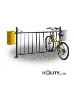 Metallabsperrung als Fahrradständer mit Abfalleimern h28739