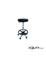 Medizinischer-Hocker-mit-Fußstütze-h709_04