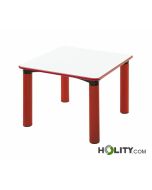 Quadratischer-Tisch-für-den-Kindergarten-h735-02